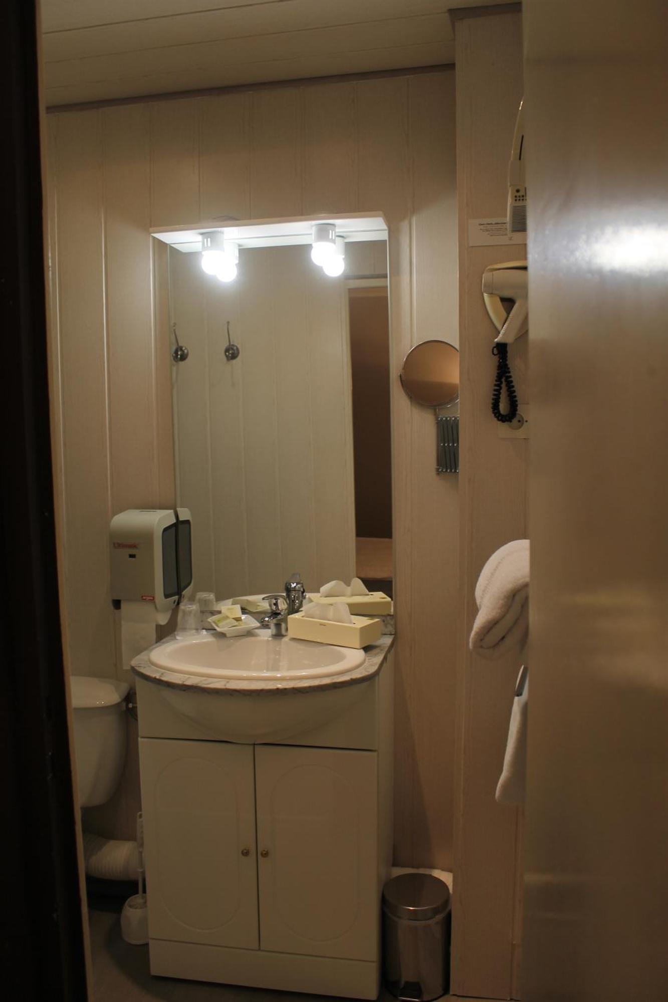 Hotel Les Alpes Allevard Quarto foto